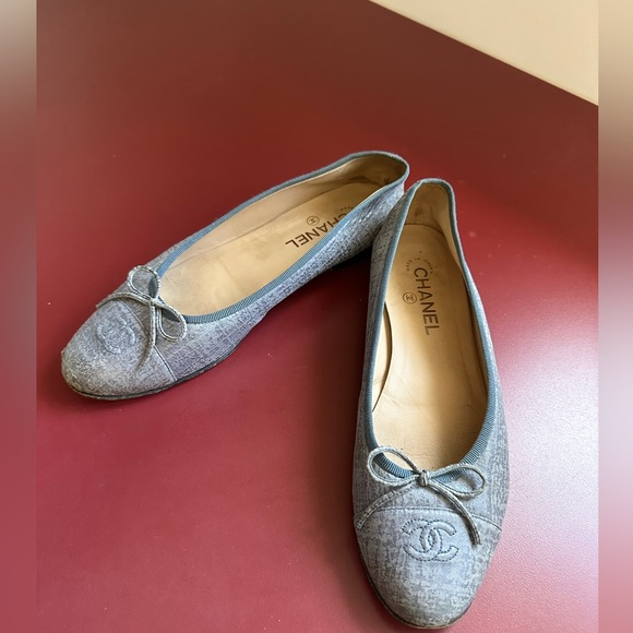 Chanel Ballerines (Ballet Flats), Light Denim Blue, Monogram Toe, Size 41. - Picture 4 of 8
